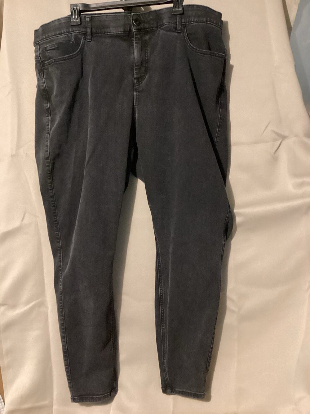 Torrid Feel The Fit Bombshell Skinny Black Jeans SZ 26 Tall Premium Stretch